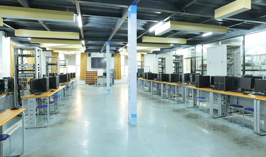 東莞市信息技術(shù)學(xué)校2025年計(jì)算機(jī)網(wǎng)絡(luò)工程施工專業(yè)招生簡章